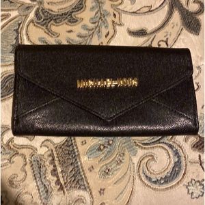 Adorable,practical Michael Kors clutch bag. Excellent condition!